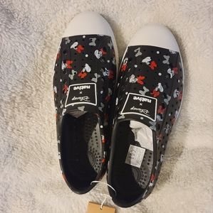 Disney Parks shoes NWT Wsize 7